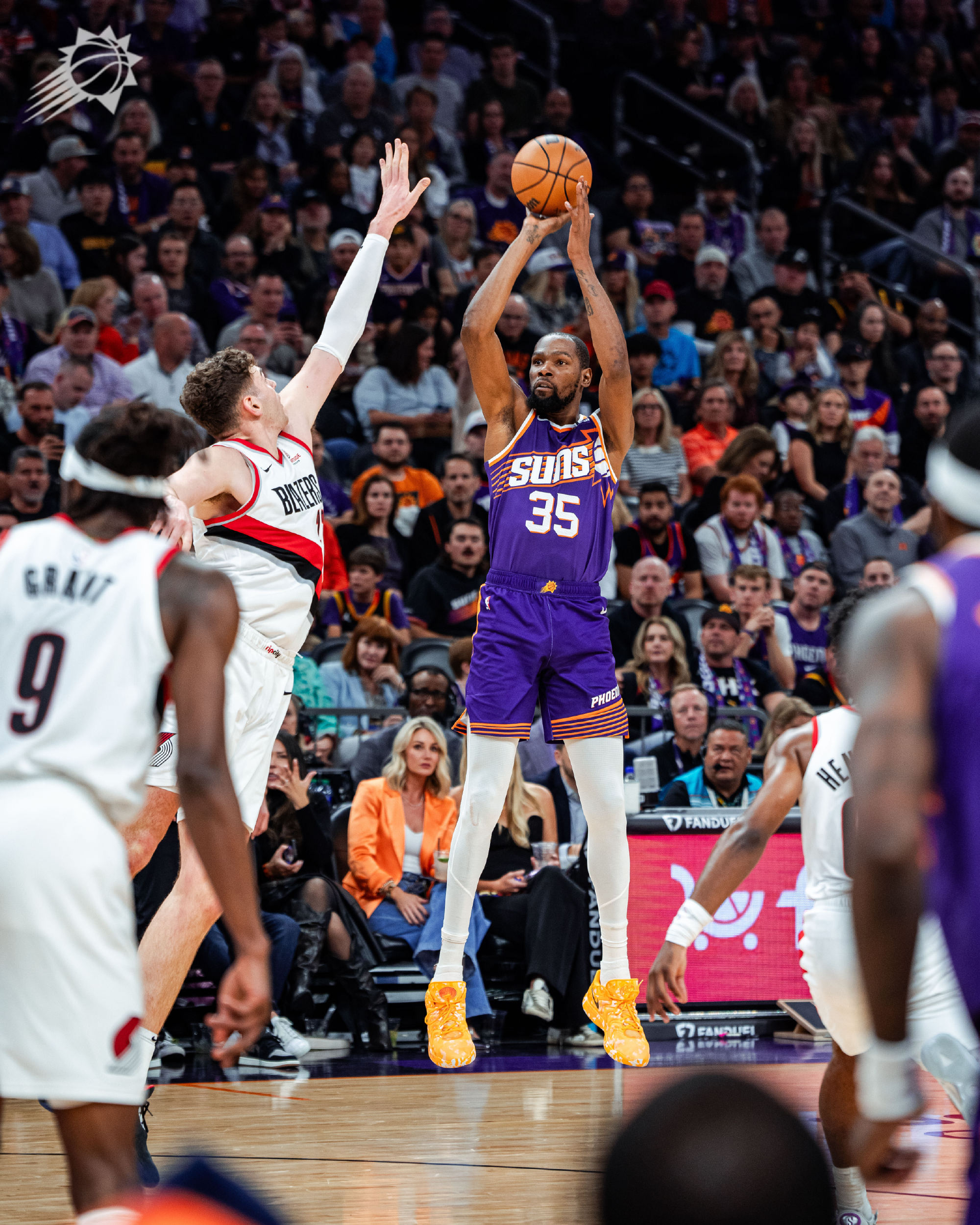 关于关键时刻体能课后，芝加哥公牛止住颓势备战NBA常规赛，气氛紧张，医务组通报恢复的信息